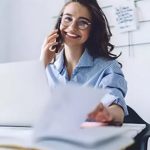 business women are discussing on the phone